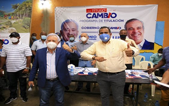 Gabinete Presidencial de Luis Abinader lleva programa “Tú Título con el Cambio” a Santo Domingo Norte