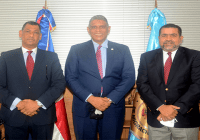 Ministro de Interior y Policía Jesús Vásquez posesiona al Director General de Migración Reynaldo García