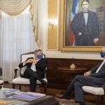 Presidente Luis Abinader recibe a Ricardo Montaner en el Palacio Nacional
