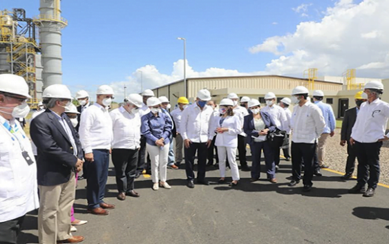 Presidente Abinader asiste a encendido de plantas de Cespm convertidas a gas natural en SPM