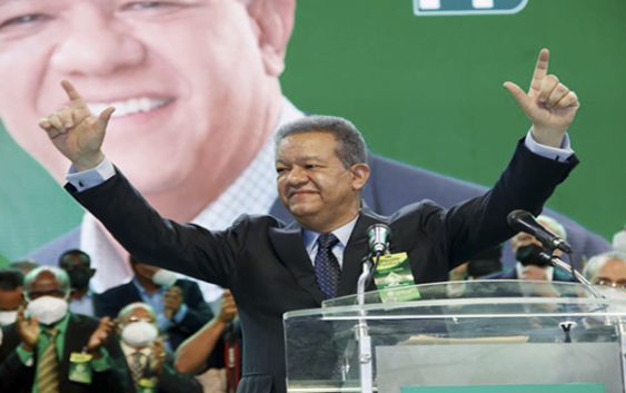 Presidente Leonel Fernández votará a las 12:30 de la tarde en la Escuela República Dominicana de Villa Juana