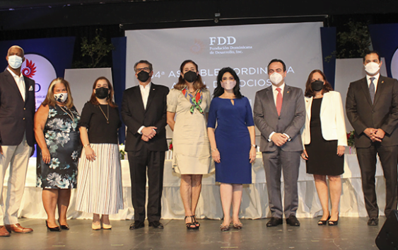 FDD realiza Asamblea Anual y entrega reconocimiento “Micorempresaria Resiliente del año 2020”