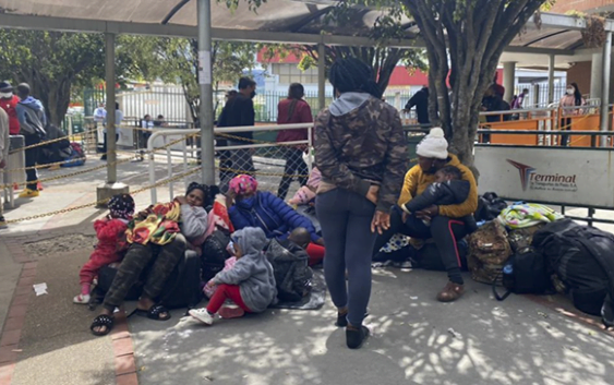 Crisis migratoria en Nariño por llegada masiva haitianos; Alrededor de 600 en terminal de Pasto