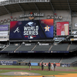 Todo listo en el Minute Maid Park Stadium para que los Astros reciban a los Bravos en inicio 117.ª Serie Mundial