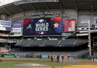Todo listo en el Minute Maid Park Stadium para que los Astros reciban a los Bravos en inicio 117.ª Serie Mundial