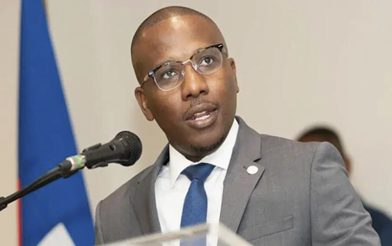 Profesor haitiano expone delitos de Claude Joseph; Este delincuente no tiene calidad para defendernos; Vídeo