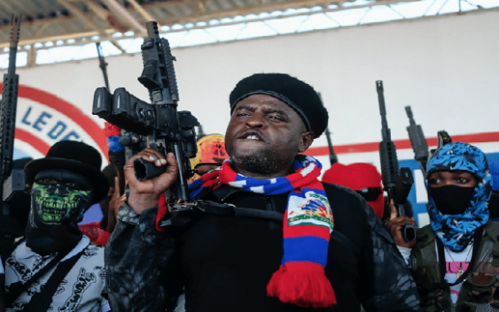 Banda armada asalta Terminal Varreux principal petrolera de Puerto Príncipe