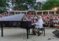Rafael Solano llena de magia el parque Las Praderas con su «Piano bajo la luna»