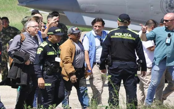 Terroristas del Ejército de Liberación Nacional (ELN) de Colombia liberan al padre del futbolista Luis Díaz