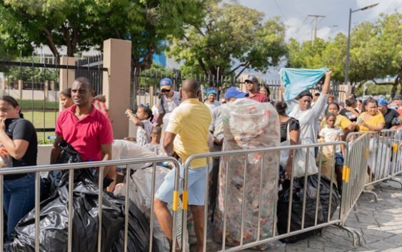 Alcaldía del DN recolecta más de 3 millones de botellas durante «Plásticos por Juguetes»